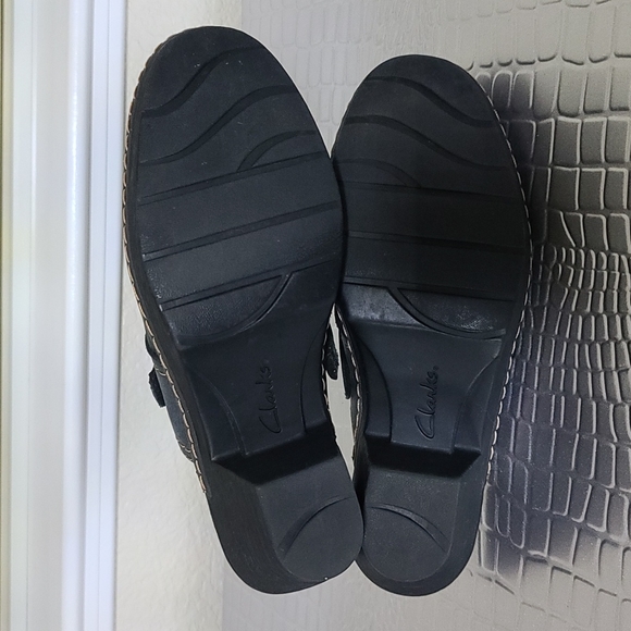 Clarks bendables Booties/Clogs 8M - Picture 5 of 6
